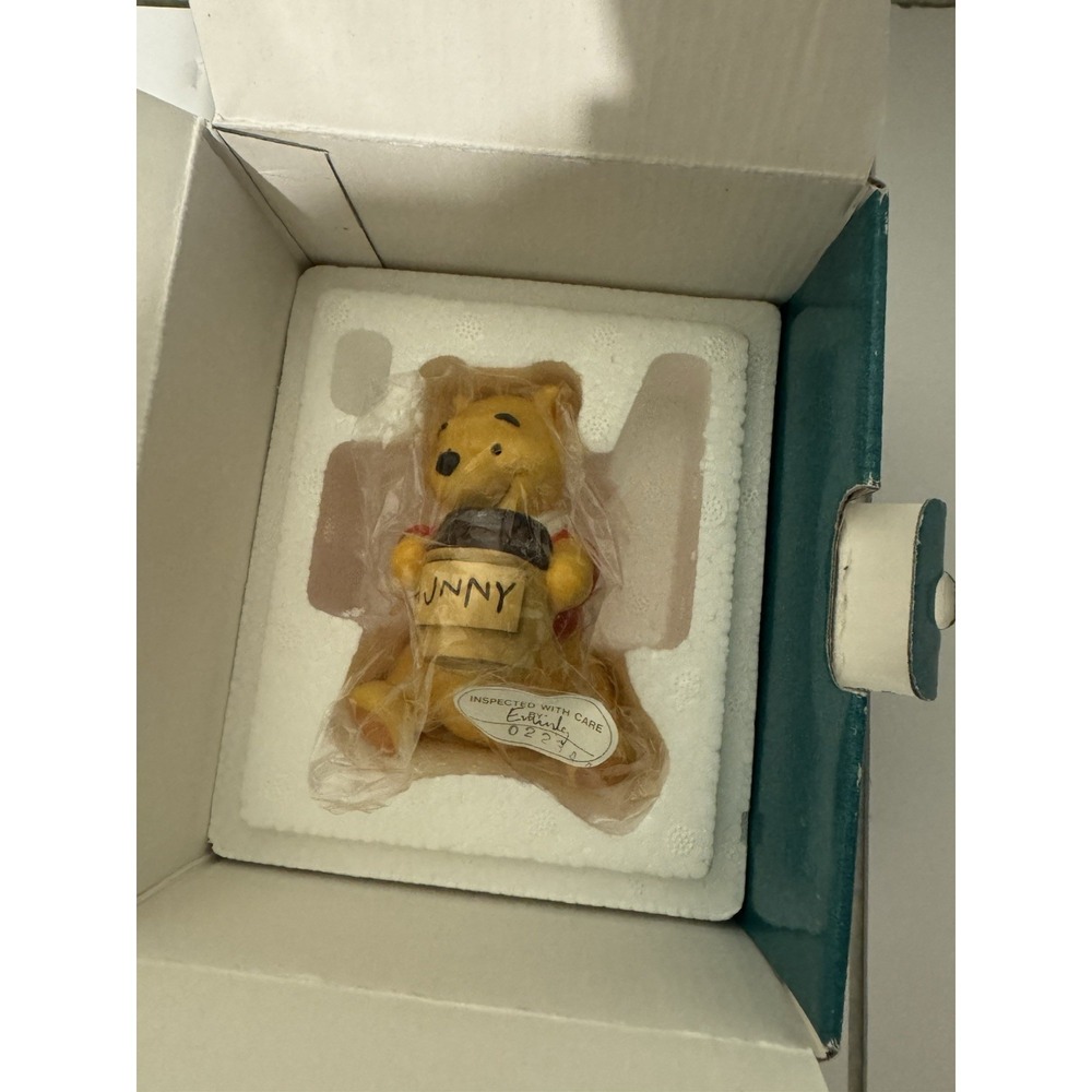 WDCC Disney Statue Winnie the Pooh Time for Something Sweet New RARE M - Picture 3 of 10